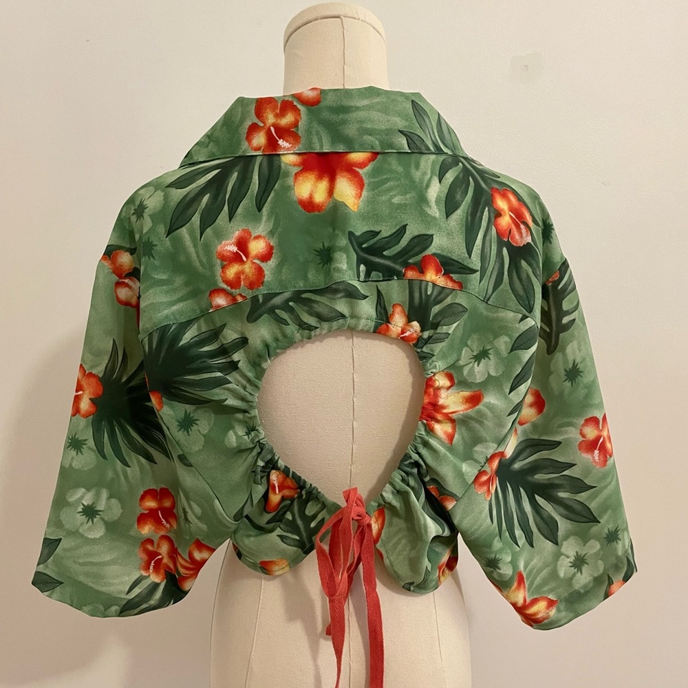 Vintage reworked Hawaiian crop top o/s